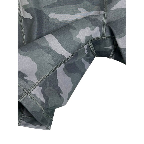 Athleta Ultimate Stash Shorts Black Gray Camo 7” Inseam Size S Women’s - Picture 5 of 7